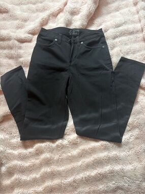 Nike Women's Black Slim Fit StretchyJeans